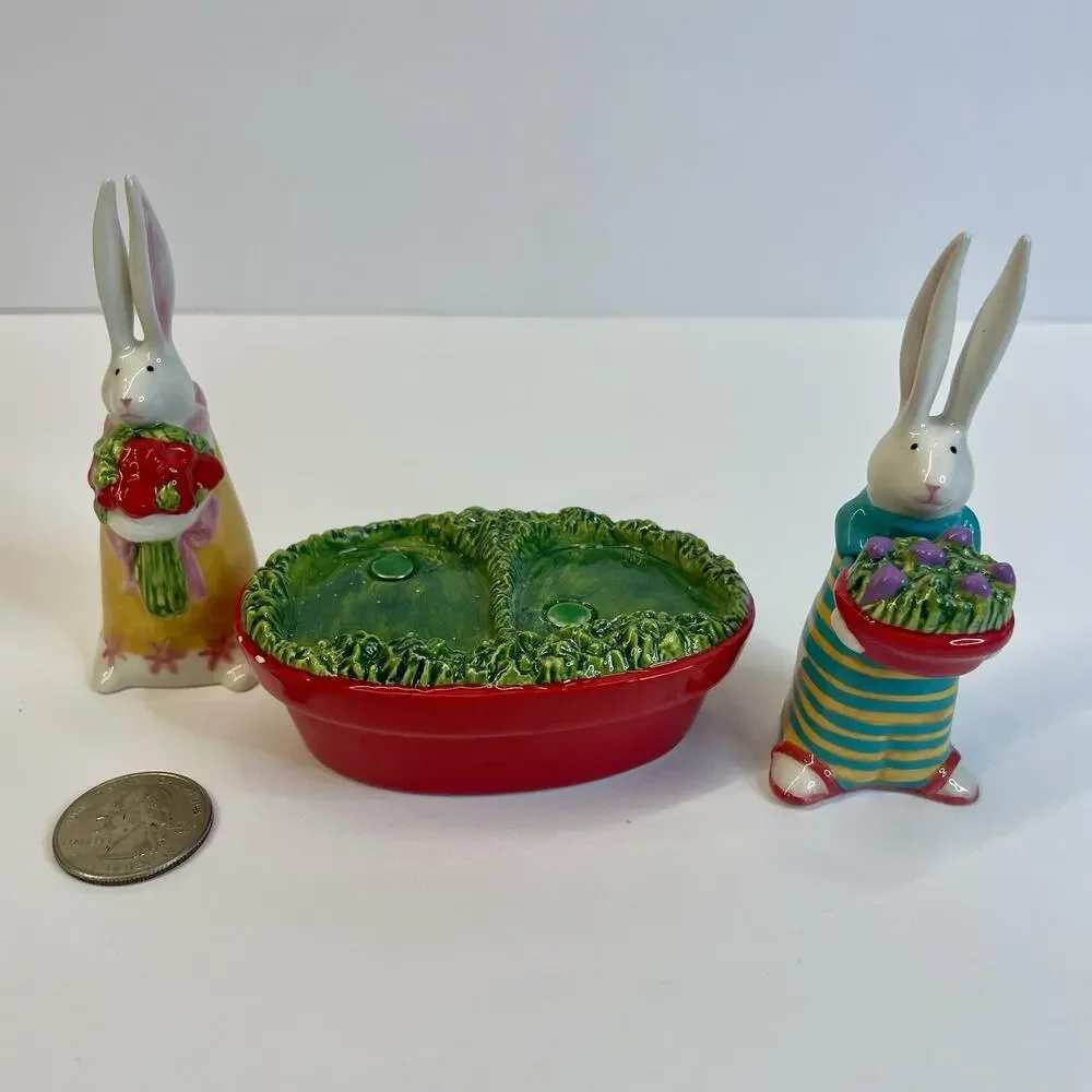 Department 56 Patience Brewster Krinkles Bunny Salt & Pepper Shakers – Red Caddy